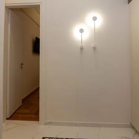 Comfy 2 Bedroom In Exarchia Apartment